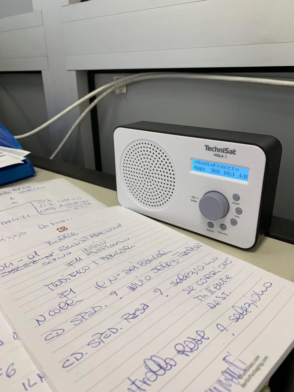TechniSat Viola 2 Radio DAB+ Portatile Bianco Nero