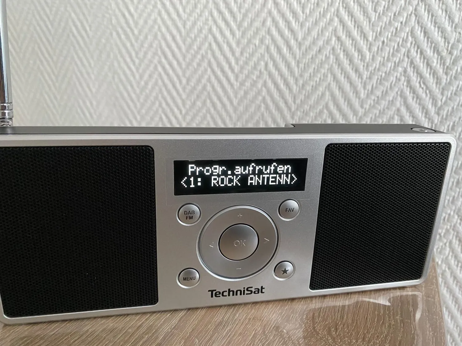 TechniSat DIGITRADIO 1 S radio DAB portatile argento