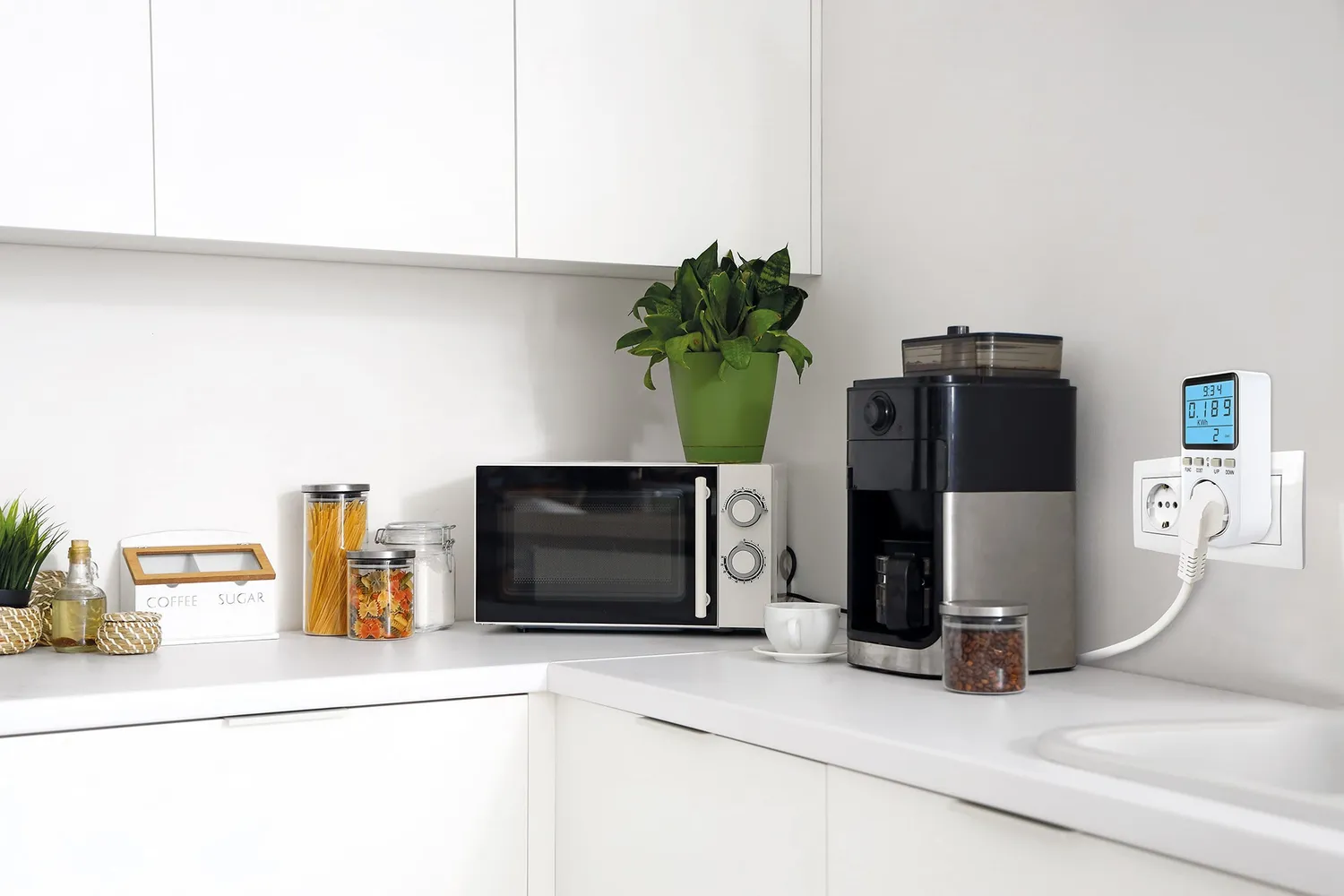 Schwaiger misuratore consumi energia con display nero