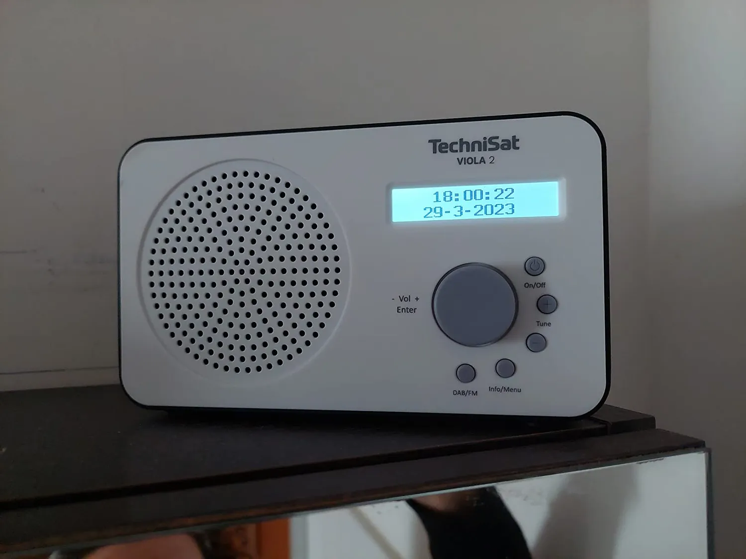 TechniSat Viola 2 Radio DAB+ Portatile Bianco Nero