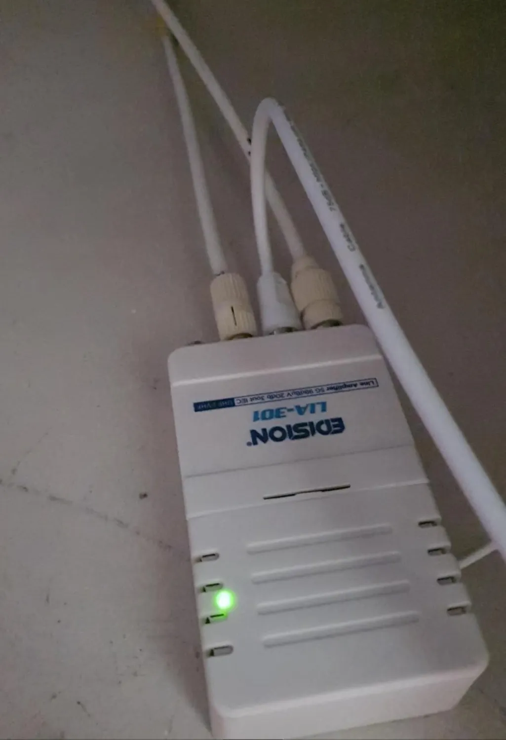 Edision LIA-301 amplificatore antenna TV 3 uscite filtro 5G