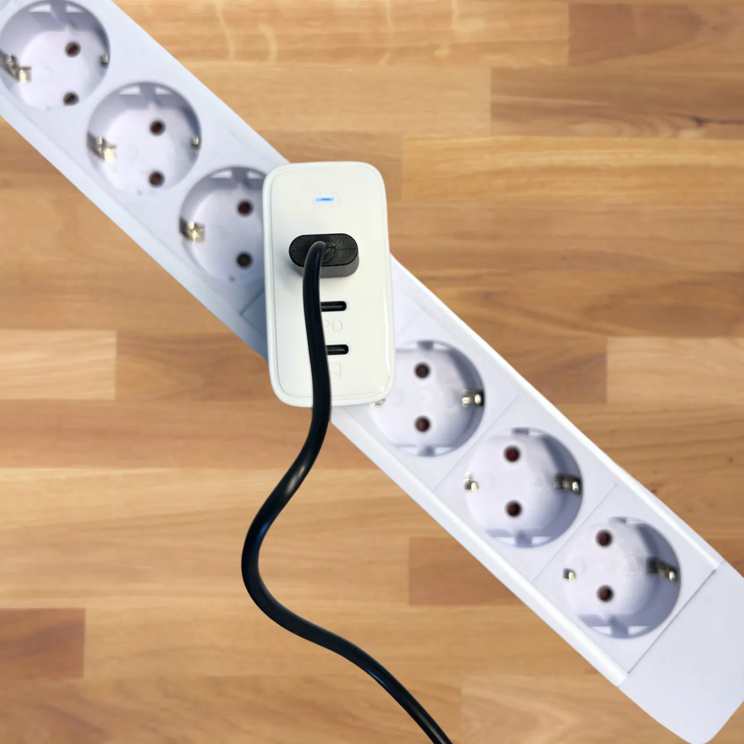 Schwaiger LADC2165 Caricatore USB 65W bianco