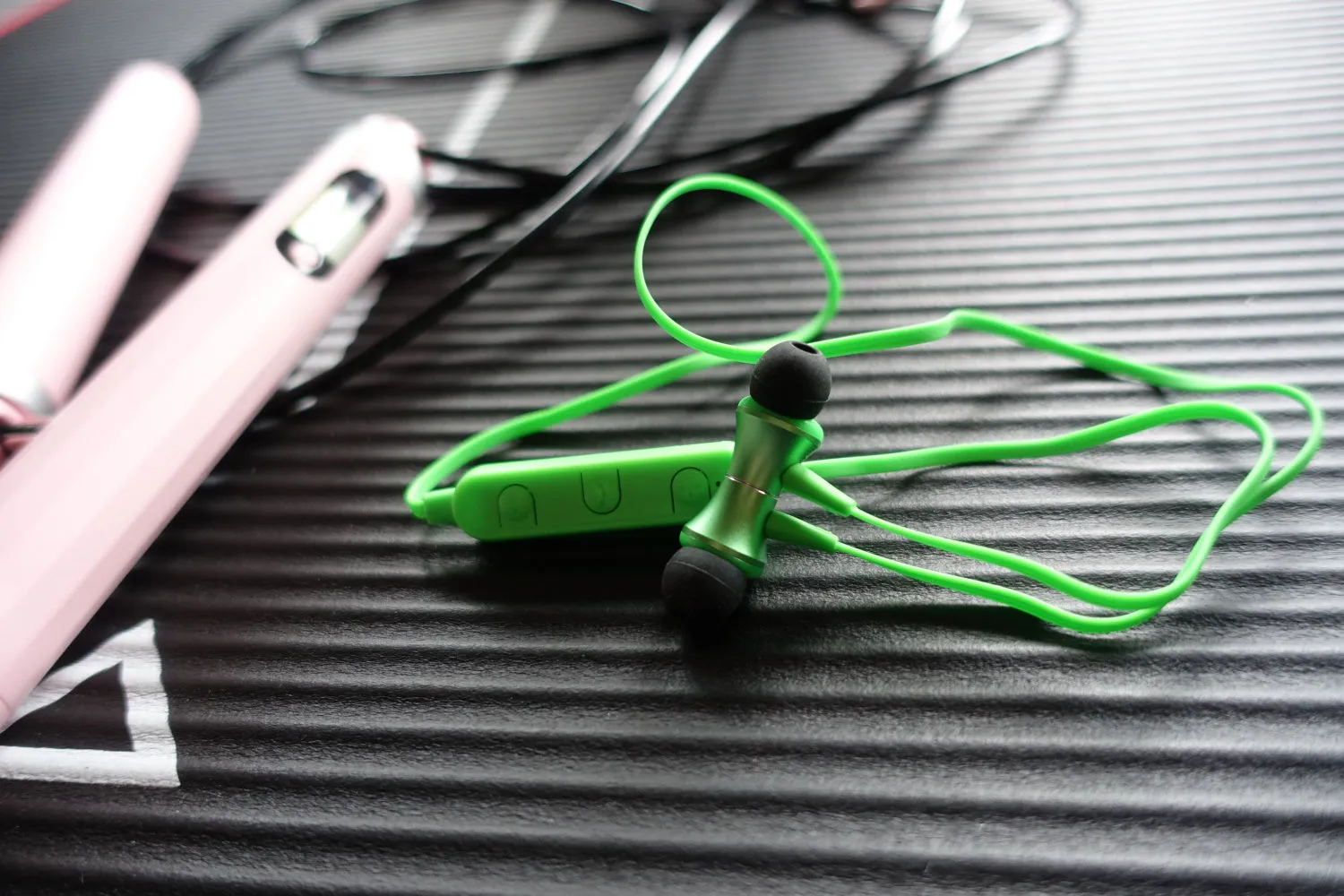 Schwaiger cuffie in-ear Bluetooth con magnete verdi