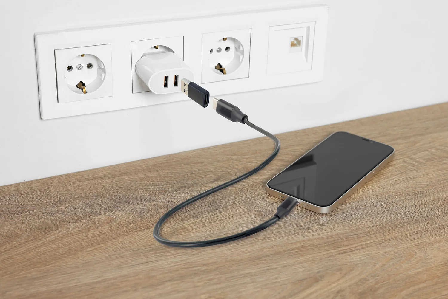 Schwaiger Adattatore USB-A a USB-C Compatto Nero