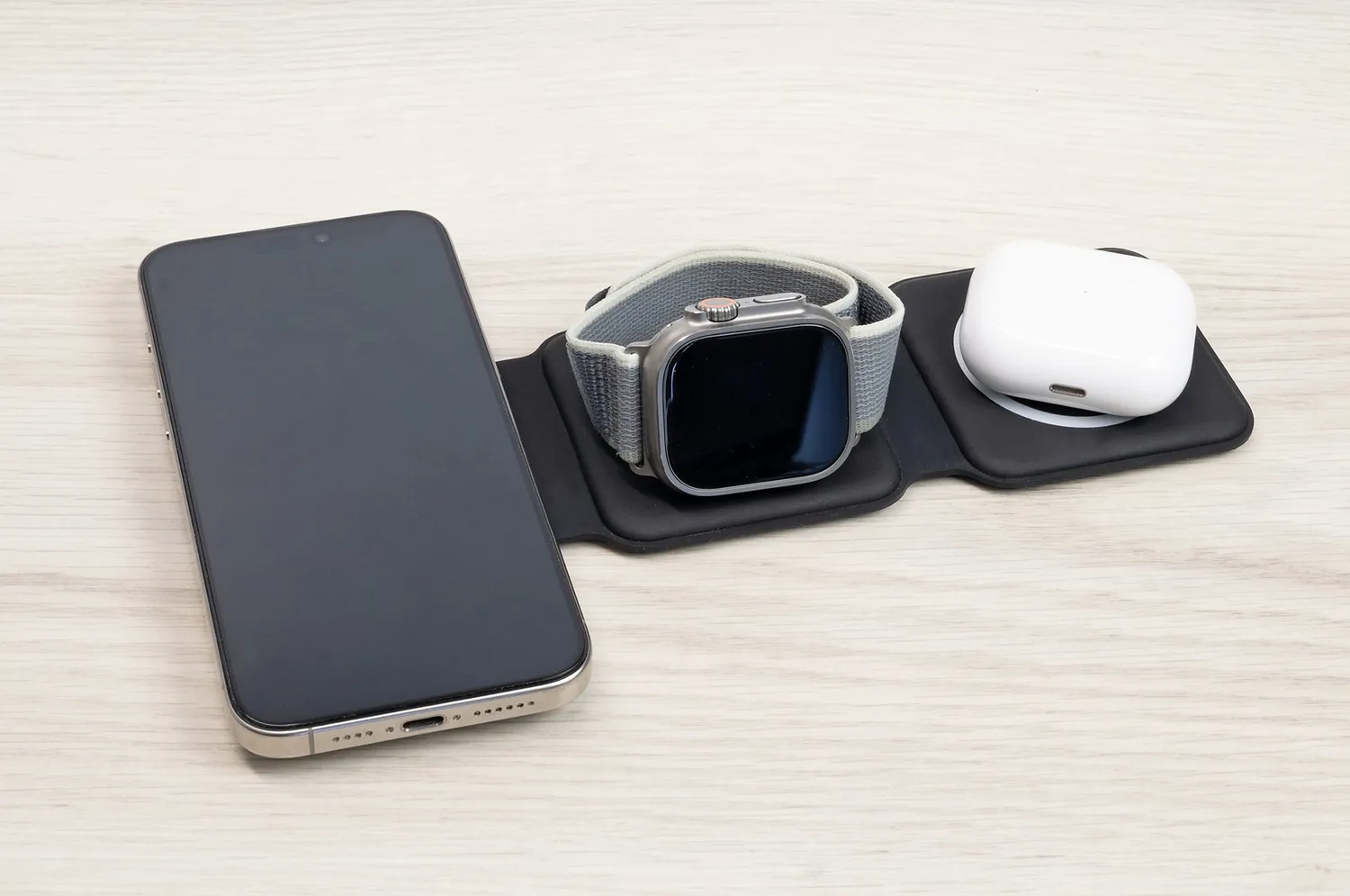 SCHWAIGER Stazione Ricarica Wireless Qi 3 in 1 Nera