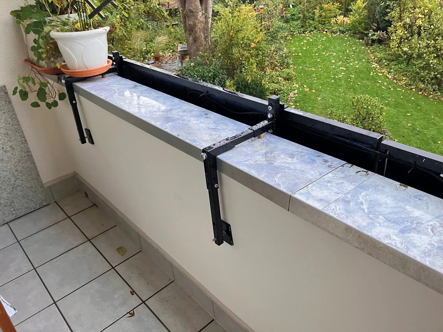Schwaiger staffa pannello solare balcone cemento acciaio