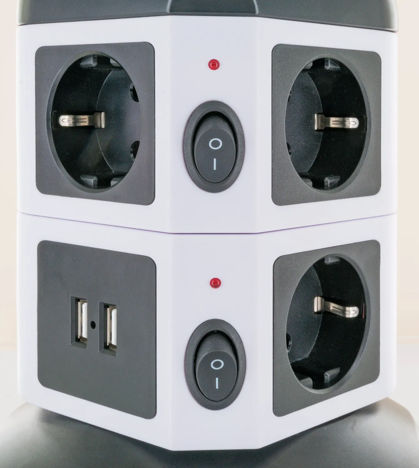 Schwaiger Torre Presa 7 Vie + USB-A Cavo 1,8 m