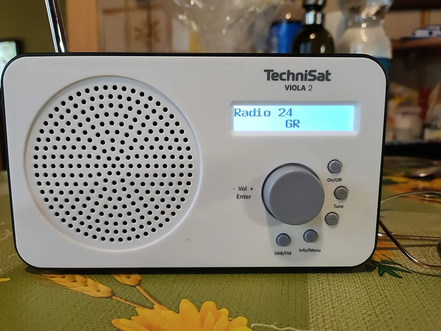 TechniSat Viola 2 Radio DAB+ Portatile Bianco Nero